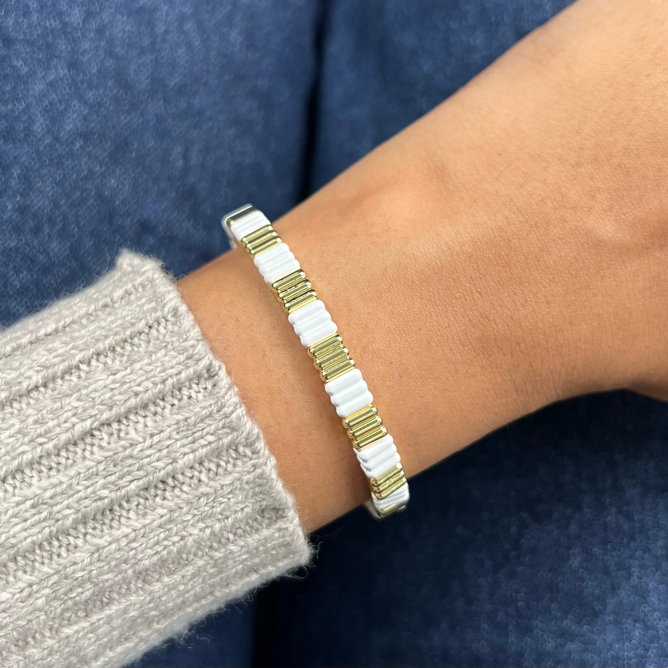 Groovy Enamel Bracelet | White & Gold | Thin - Image 2