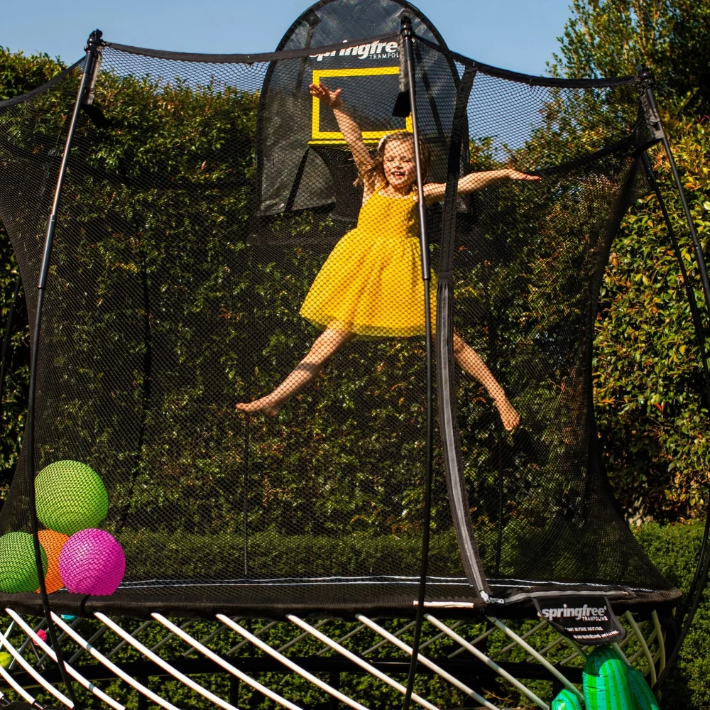 Springfree Compact Round Trampoline With Enclosure and with Flex R Hoop Basket Ball - Image 5