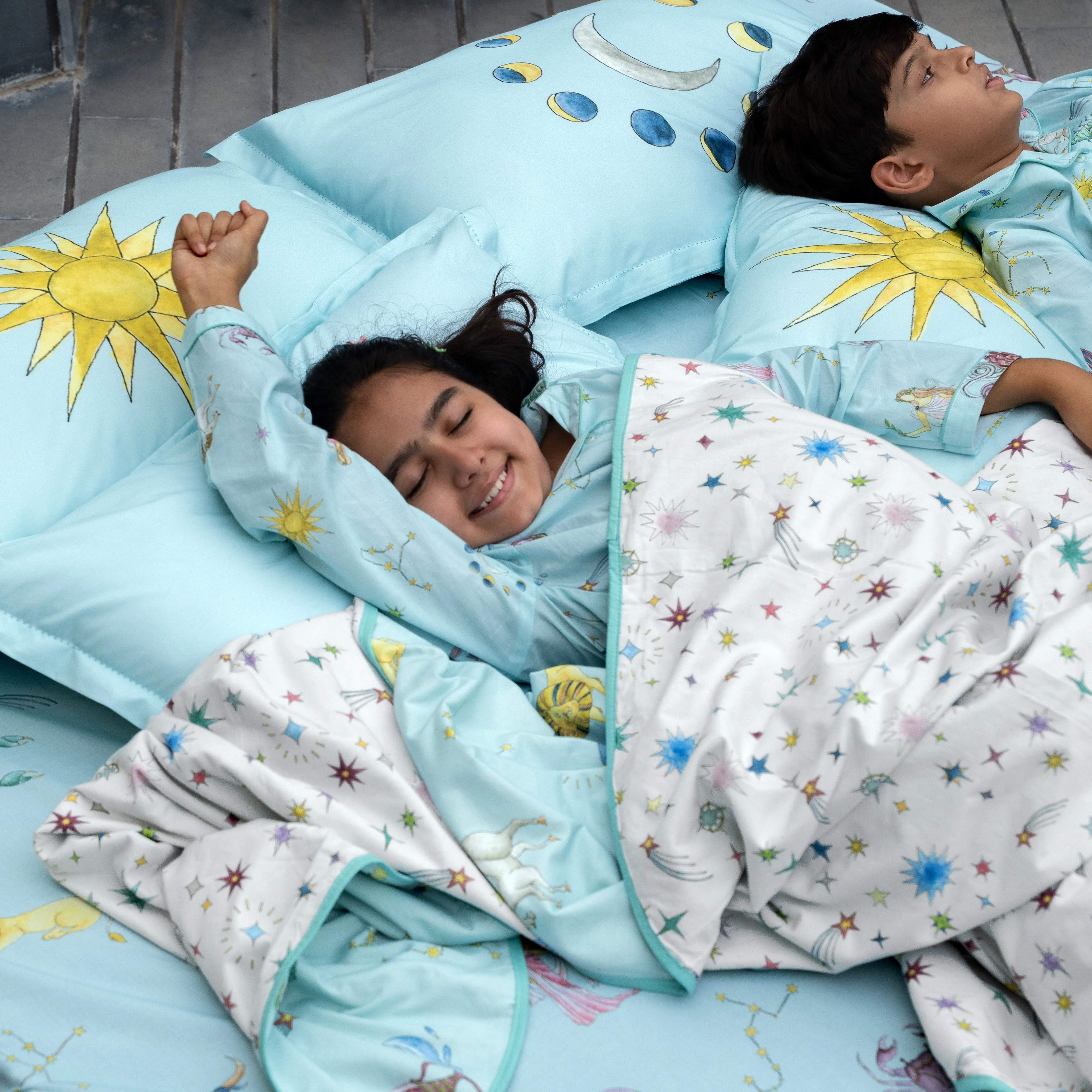 Star Chasers Reversible Blanket - Image 2