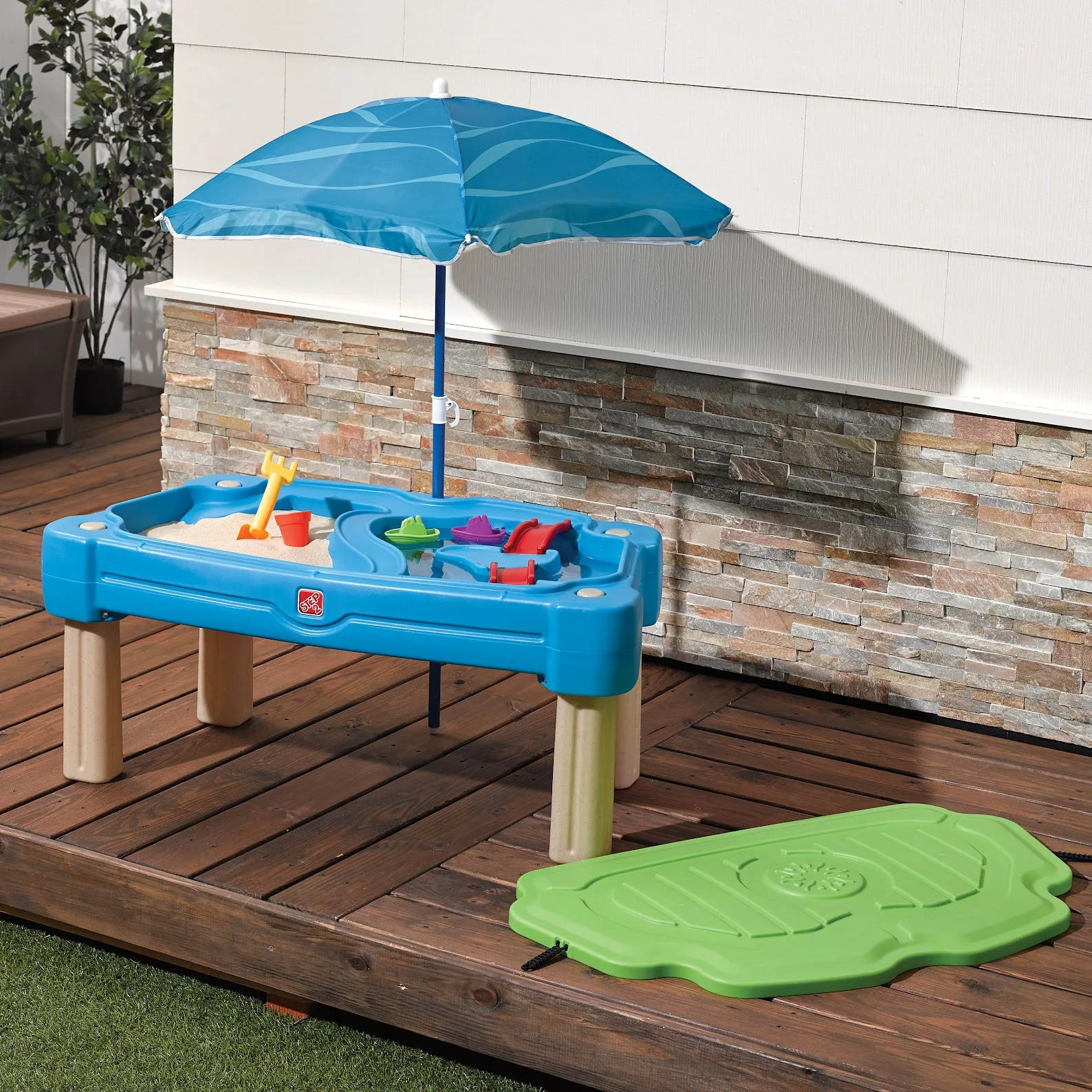 Step2 Cascading Cove Sand & Water Table - Image 3