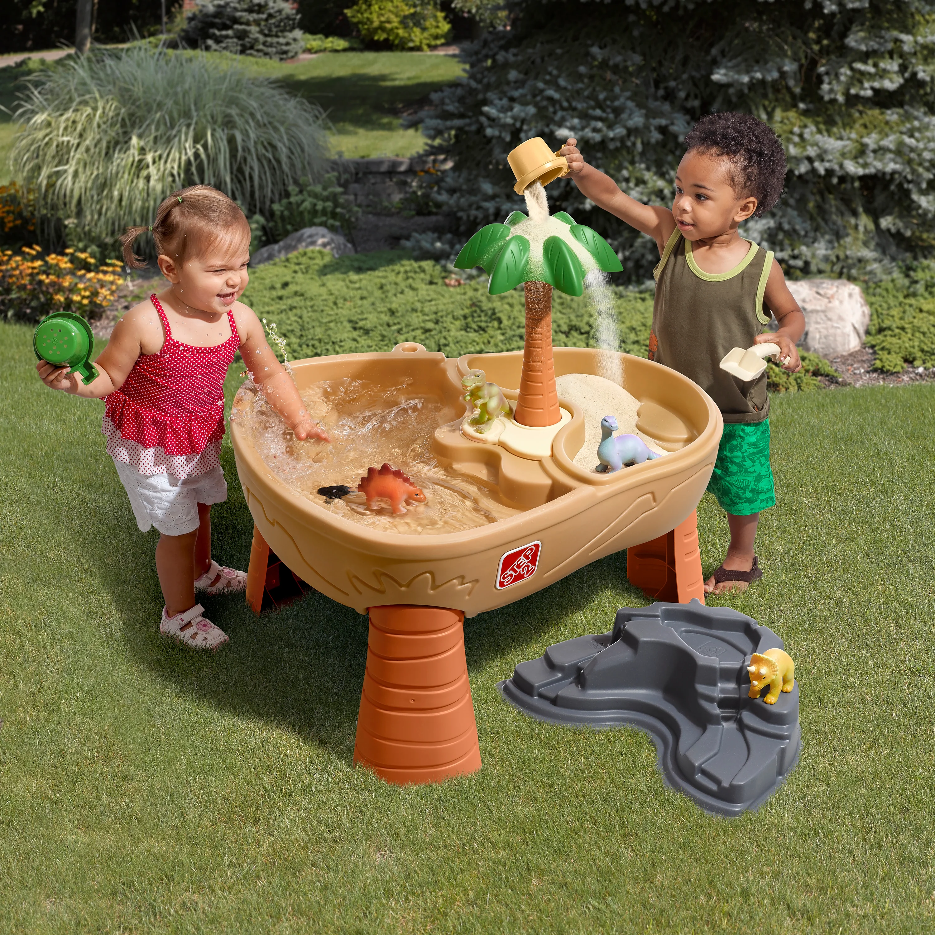 Step2 Dino Dig Sand & Water Table - Image 2