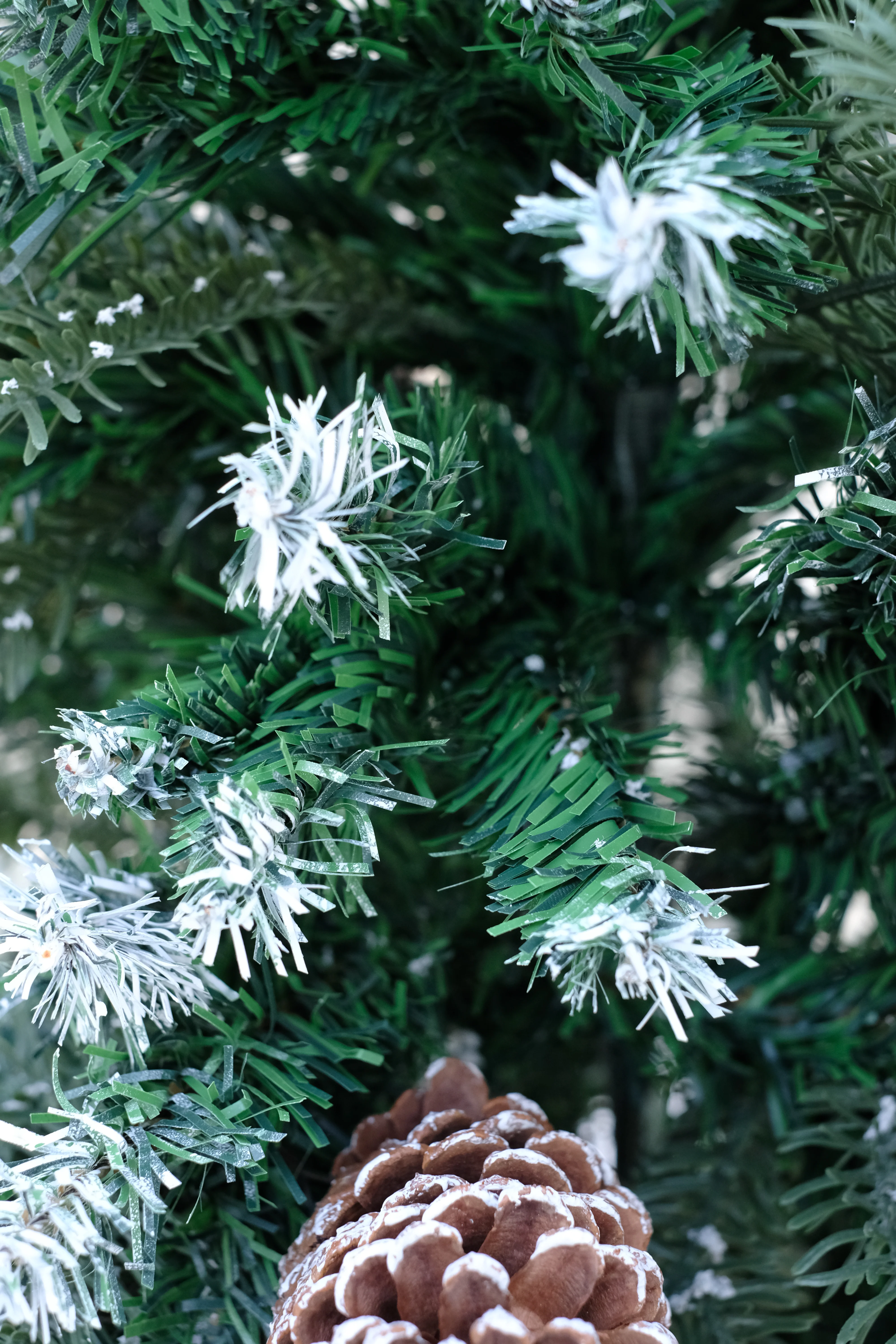 SWEN 4 feet BALSAM christmas tree with light frosting and large pine cones - Image 4