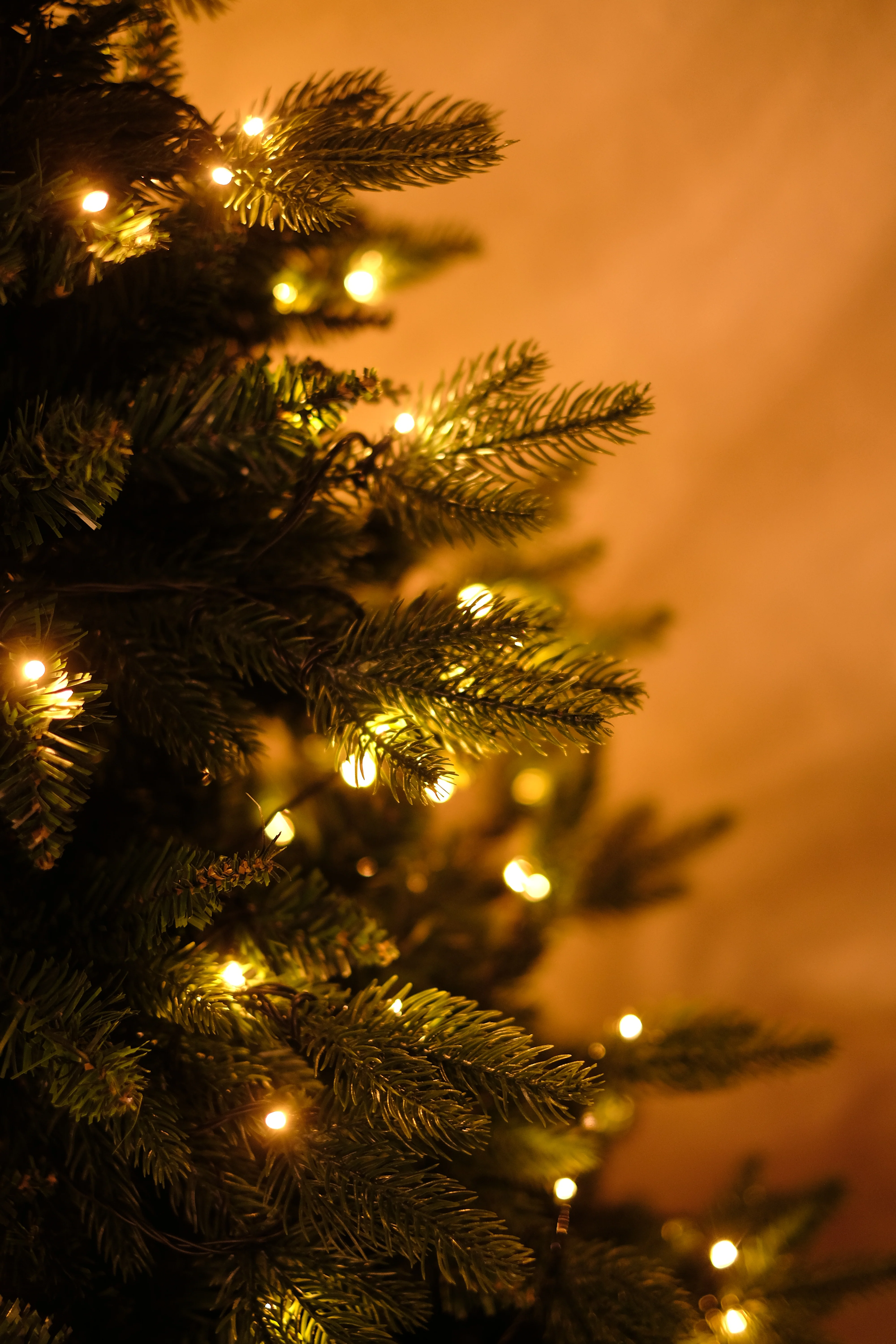 SWEN 6 feet pre-lit MELROSE christmas tree - Image 5