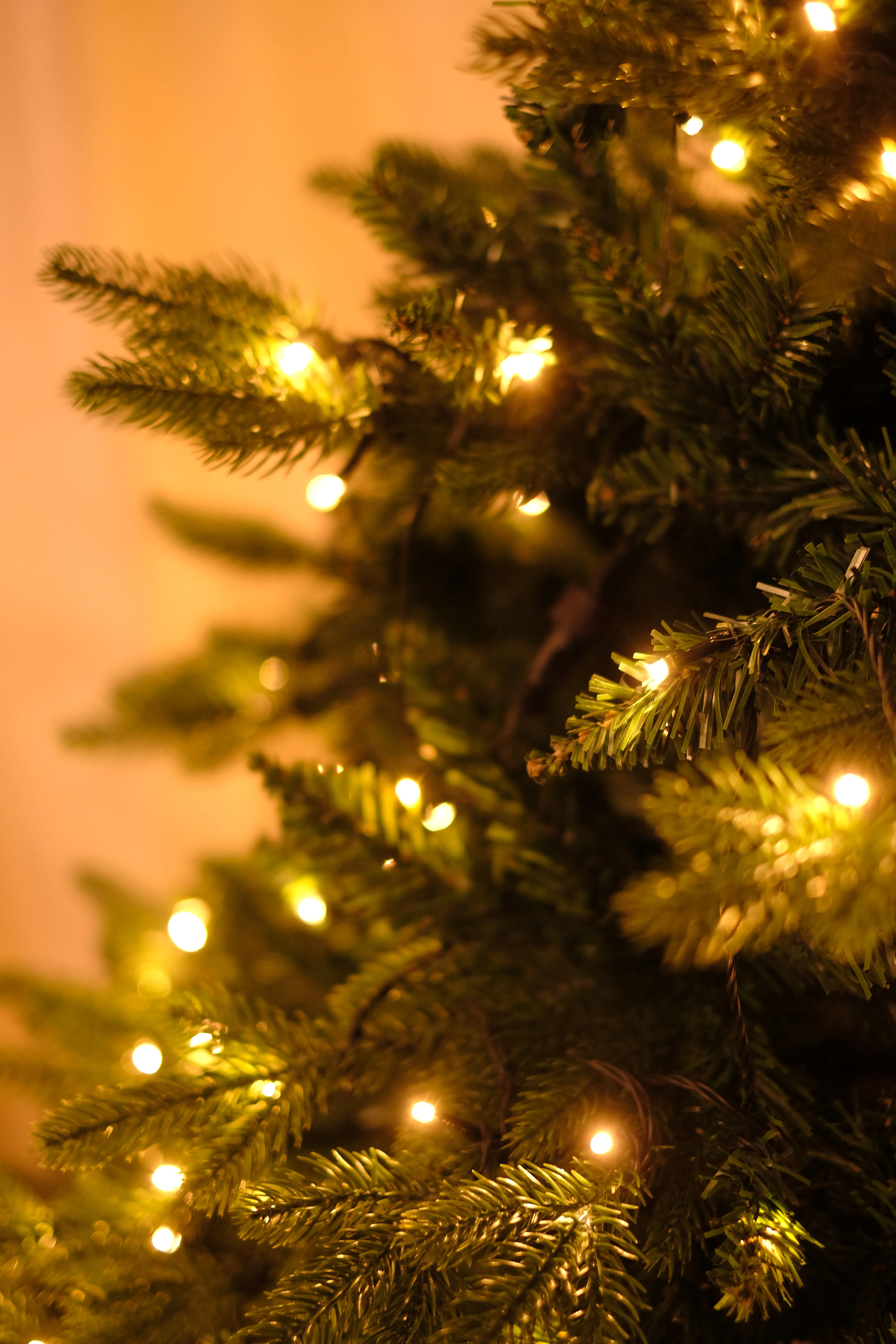 SWEN 6 feet pre-lit MELROSE christmas tree - Image 6